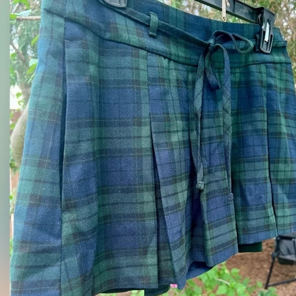 Hollister Green and Black Plaid Skirt - Picture 2 of 6